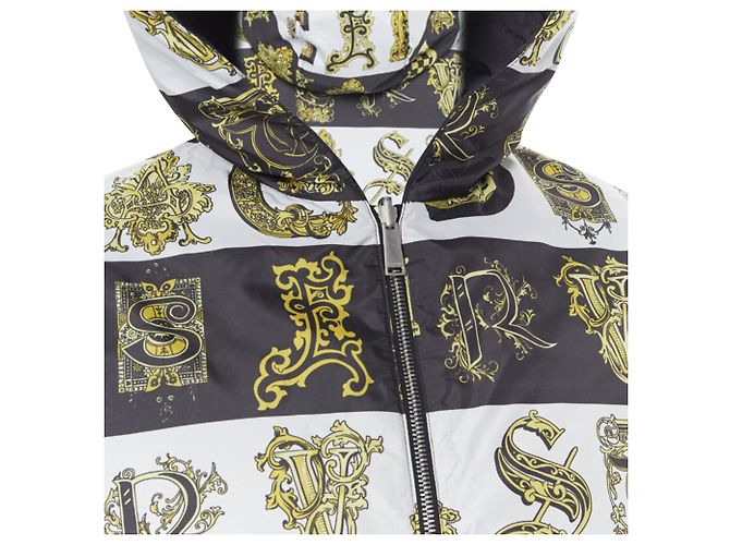 Jaqueta acolchoada reversível com alfabeto Barroco da Versace - vista 2