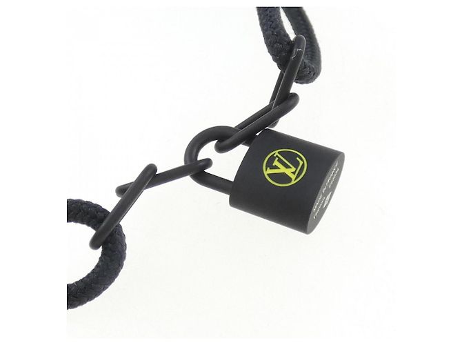 Bracciale charm nero Lockit Virgil Abloh di Louis Vuitton - vista 2