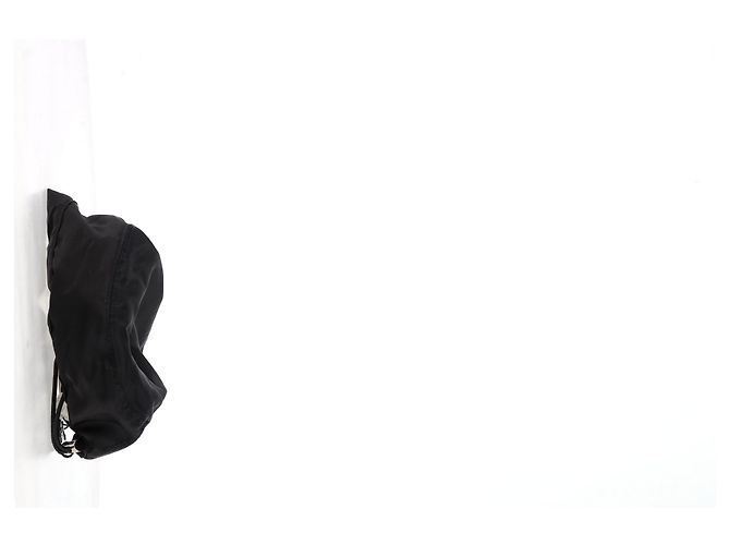 Schwarze Nylon-Beretmütze mit Prada-Logo-Plakette und Zugband - Ansicht 9