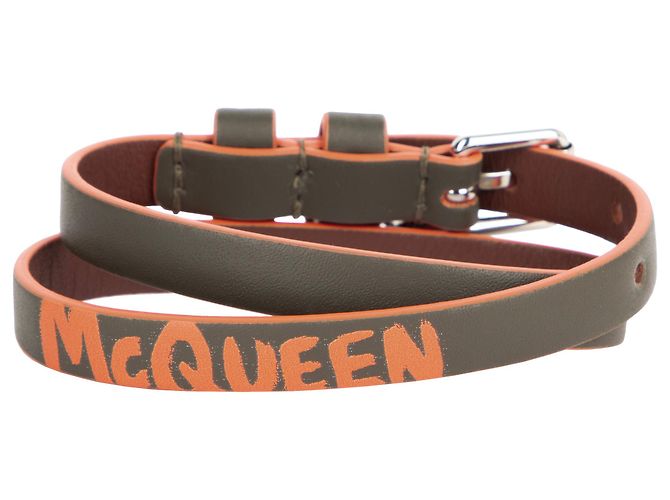 Bracciale in pelle con teschio graffiti da uomo Alexander McQueen in verde - vista 2