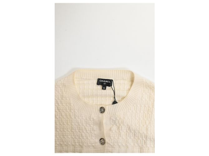 Timeless Chanel-Cardigan mit Knöpfen aus weißem Kaschmir Roh - Ansicht 10