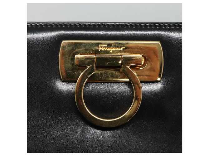 Borsa a spalla in pelle nera e oro Gancini Chain di Salvatore Ferragamo Auth bs22402 Noir Doré - vue 17