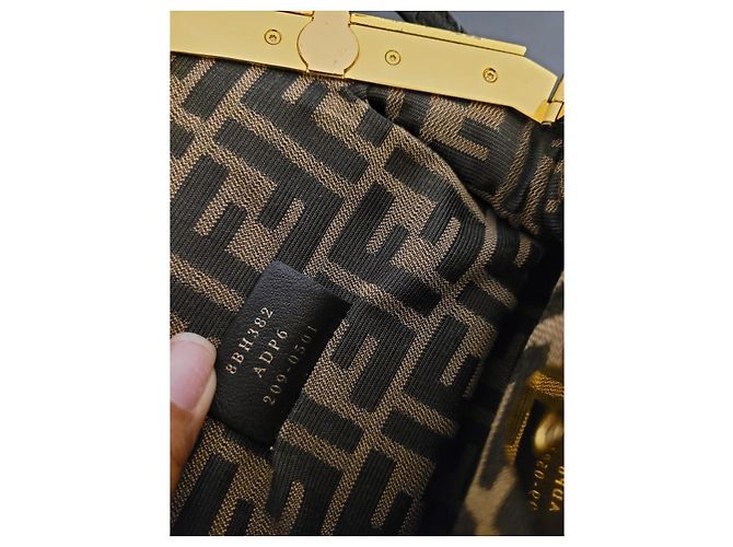 Borsa a tracolla Fendi in pelle nera Nero - vista 6