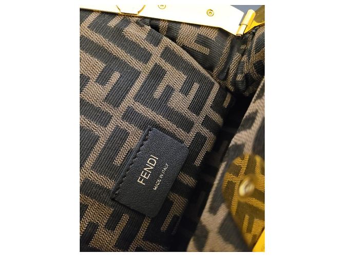 Borsa a tracolla Fendi in pelle nera Nero - vista 7