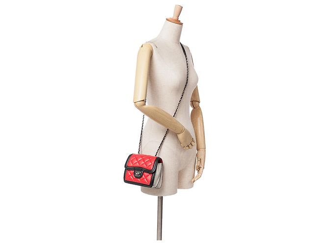 Chanel Rosso Mini Quadrato in Pelle di Agnello Grafica Borsa a Spalla - vista 11