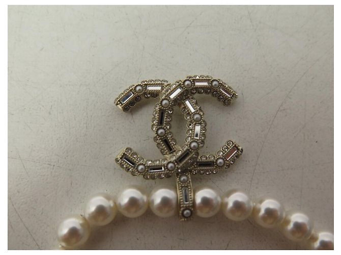 NUOVO COLLIER CHANEL LOGO CC 2024 IN PERLE E METALLO DORATO D'oro - vista 11