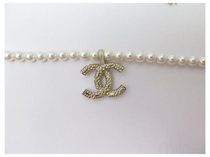 NUOVO COLLIER CHANEL LOGO CC 2024 IN PERLE E METALLO DORATO D'oro - vista 5