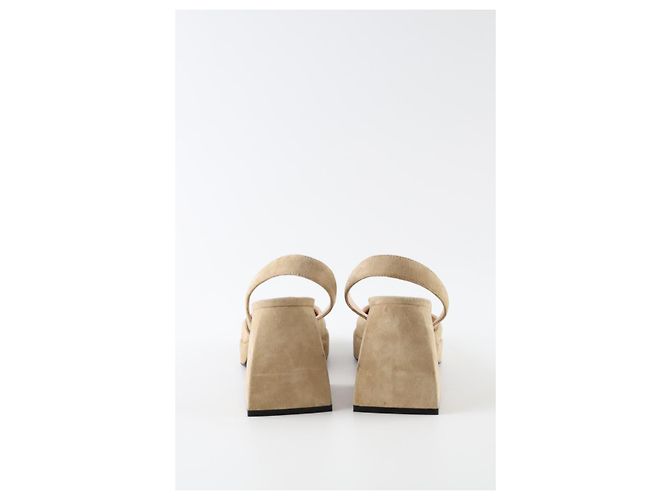 Nodaleto Tacchi in camoscio beige - vista 2