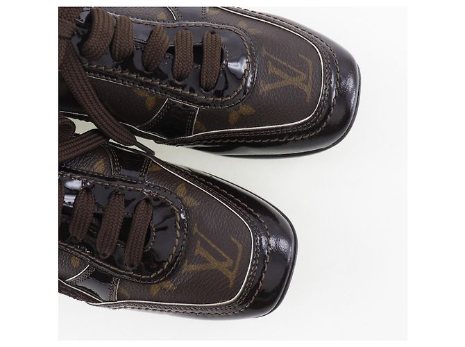Sneaker aus Monogramm-Canvas von Louis Vuitton - Ansicht 4