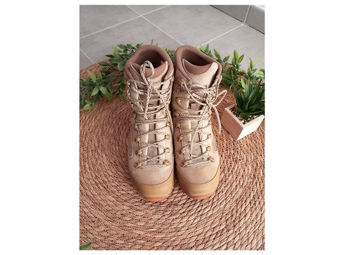Autre Marque Scarpe Lowa per uomo in ottime condizioni - vista 3