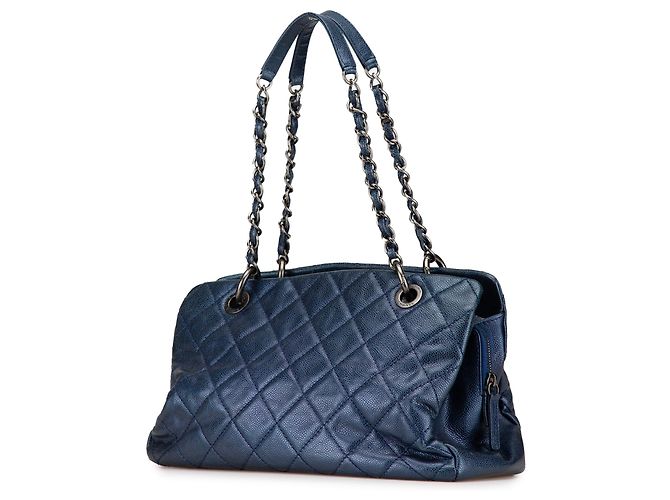 Bolso de compras chic de caviar iridiscente acolchado azul Chanel Azul oscuro - vista 2