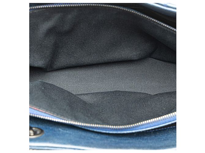 Bolso de compras chic de caviar iridiscente acolchado azul Chanel Azul oscuro - vista 6