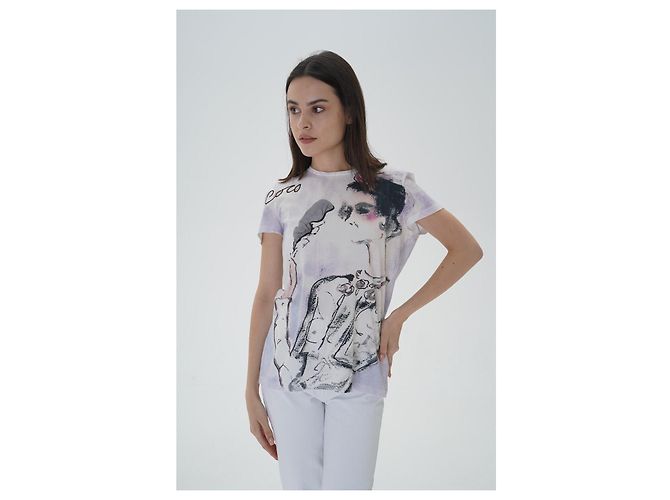 Camiseta estampada com o logo da Chanel Coco Chanel - Usada Multicor - vista 2