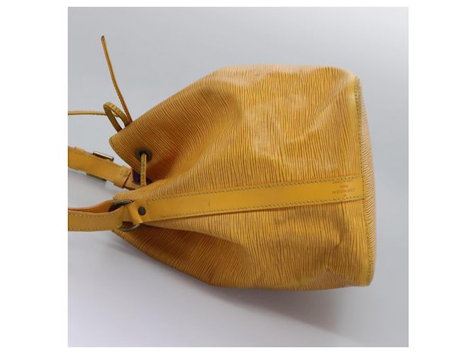 LOUIS VUITTON Epi Petit Noe Borsa a Spalla Gialla M44109 LV Auth 104159 Giallo - vista 3