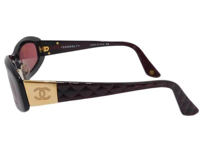 Gafas de sol acolchadas marrón rojo con logo CC dorado Chanel 5014 Castaño Roja - vista 4