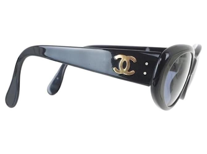 Gafas de sol ovaladas negras con logo CC dorado Chanel 05974 Negro - vista 3