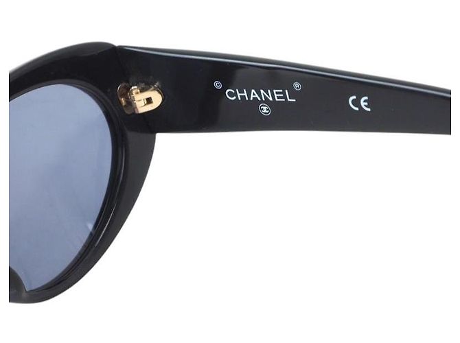Gafas de sol ovaladas negras con logo CC dorado Chanel 05974 Negro - vista 4