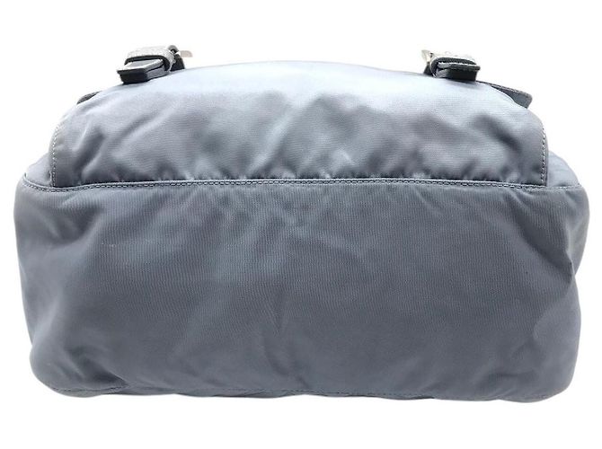 Borsa a tracolla incrociata Prada Sport in nylon blu chiaro con tracolla in pelle e logo - vista 3