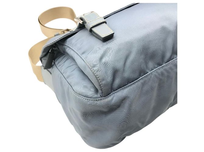 Borsa a tracolla incrociata Prada Sport in nylon blu chiaro con tracolla in pelle e logo - vista 5