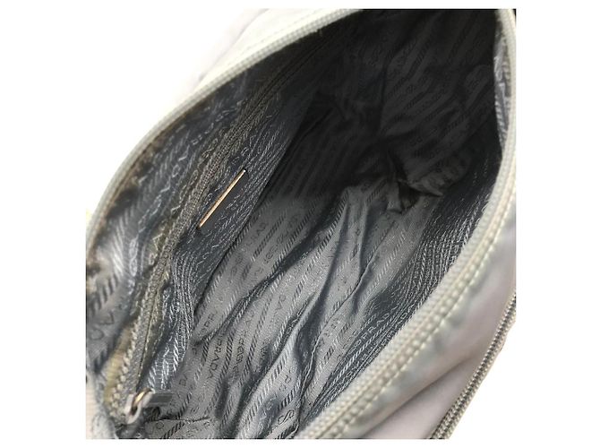 Borsa a tracolla incrociata Prada Sport in nylon blu chiaro con tracolla in pelle e logo - vista 8