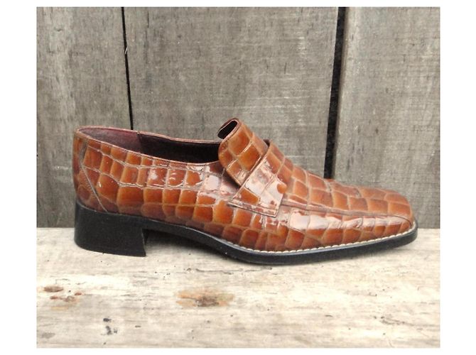 Autre Marque Mocasines Impertinente de charol marrón claro efecto cocodrilo - vista 2