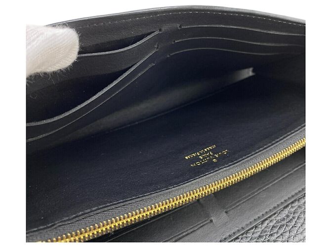 Cartera Larga Capucines Louis Vuitton Negro - vista 9