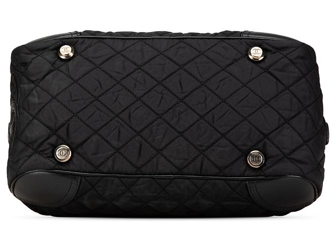 Chanel Nero Parigi New York Borsa da Viaggio in Nylon Trapuntato - vista 3