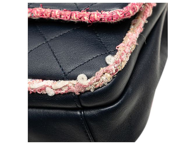 Chanel Blu Trapuntato in Agnello e Tweed con Rifinitura Elegante a Patta Blu navy - vista 11