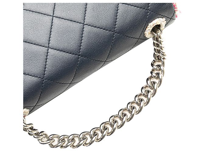 Chanel Blu Trapuntato in Agnello e Tweed con Rifinitura Elegante a Patta Blu navy - vista 14