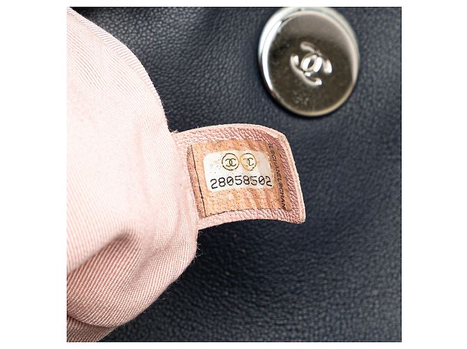 Chanel Blu Trapuntato in Agnello e Tweed con Rifinitura Elegante a Patta Blu navy - vista 6