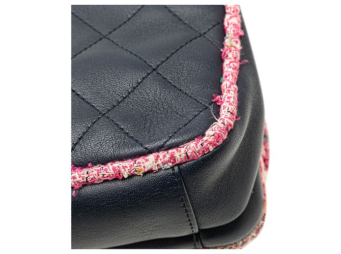 Chanel Blu Trapuntato in Agnello e Tweed con Rifinitura Elegante a Patta Blu navy - vista 9