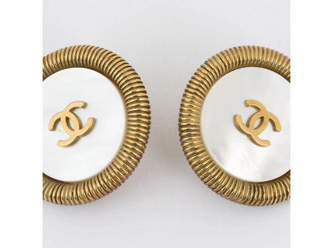 Orecchini a clip a forma di conchiglia rotonda Chanel Coco D'oro - vista 10