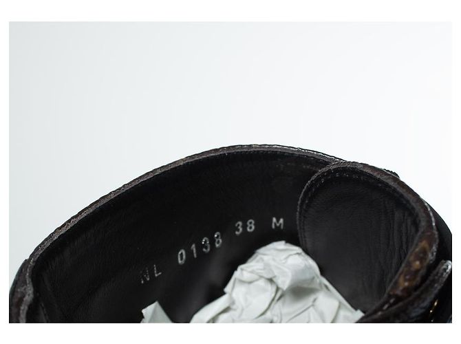 Louis Vuitton, wonderland flat rangers in monogramma Marrone Nero - vista 8