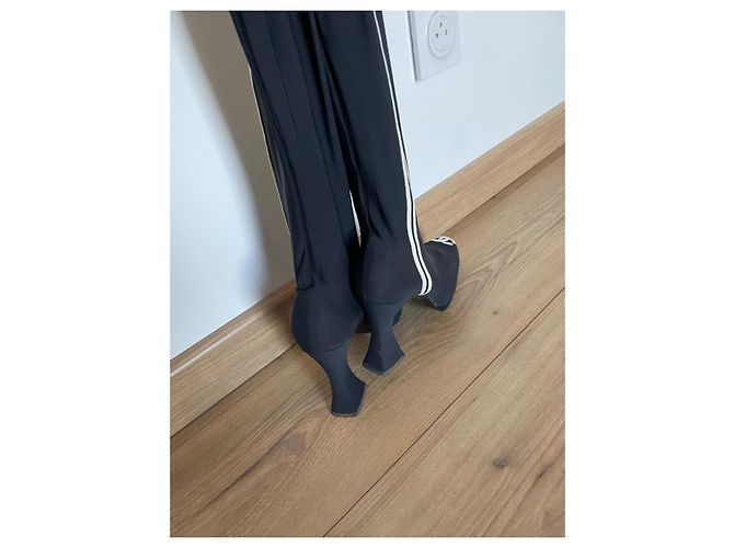Stivali alti Chanel in seta blu navy e bianco - vista 6