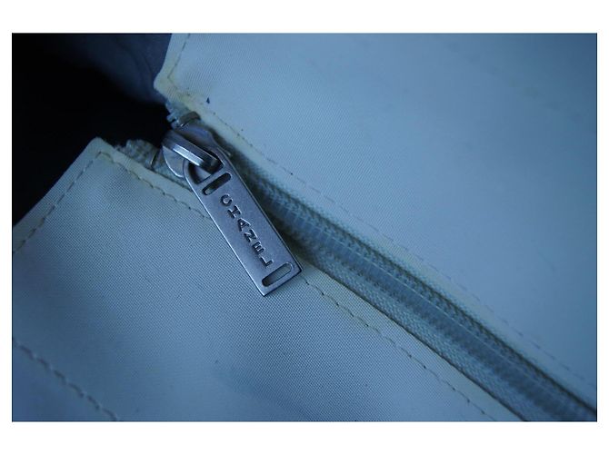 Borsa a mano Chanel in nylon Eggshell Bianco sporco - vista 12