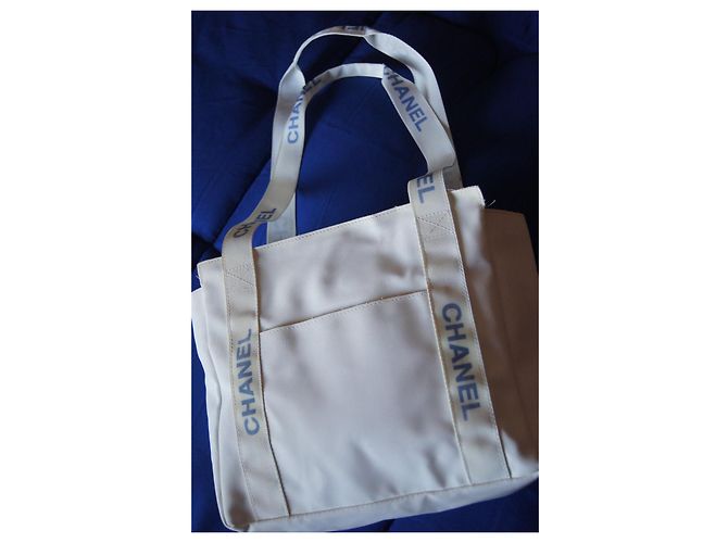 Borsa a mano Chanel in nylon Eggshell Bianco sporco - vista 4
