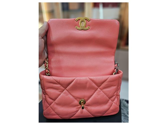 Chanel 19 Borsa Flap in agnello rosa - vista 15