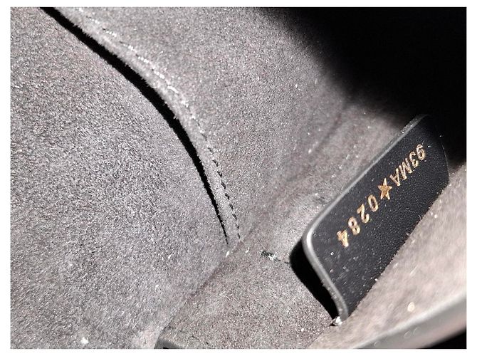 Dior Nova Bolsa Bobby Mini em Couro de Bezerro Preto - vista 19