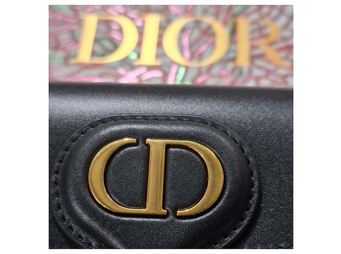 Dior Nova Bolsa Bobby Mini em Couro de Bezerro Preto - vista 6