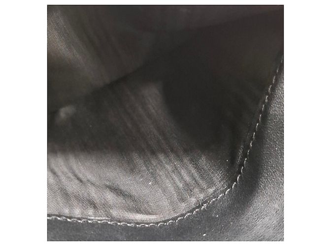 Dior Nova Bolsa Bobby Mini em Couro de Bezerro Preto - vista 9