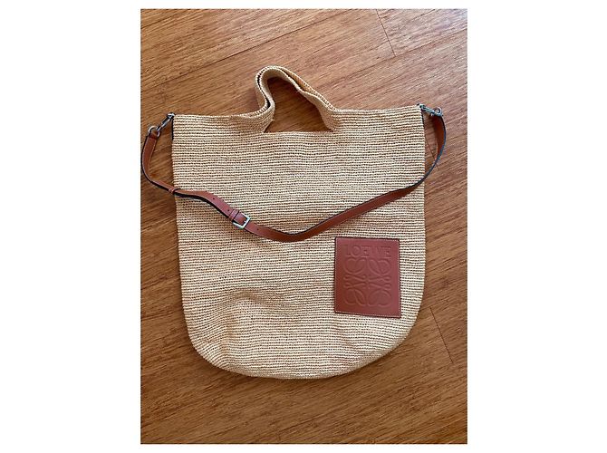 Bolsa tote Loewe em ráfia natural e acabamentos em couro de bezerro marrom - vista 2