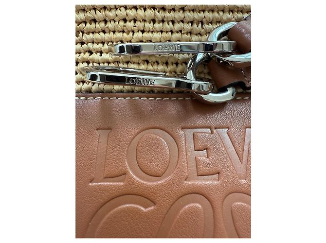 Bolsa tote Loewe em ráfia natural e acabamentos em couro de bezerro marrom - vista 3