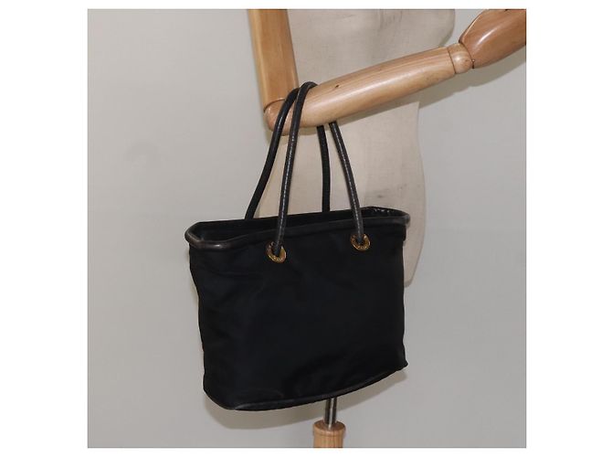 Céline Borsa a spalla CELINE in nylon nero Auth 101065 - vista 25
