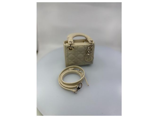 Micro Lady Dior en Charol Beige - Christian Dior Crema - vista 10