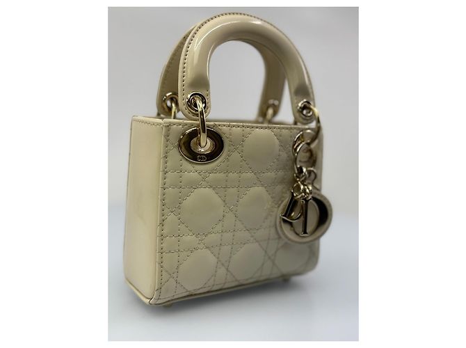 Micro Lady Dior en Charol Beige - Christian Dior Crema - vista 3