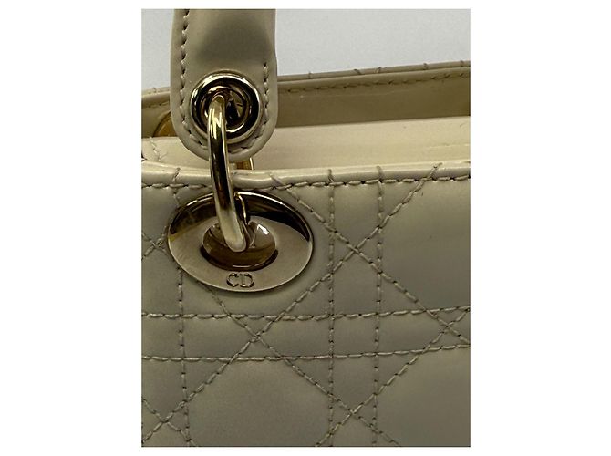 Micro Lady Dior en Charol Beige - Christian Dior Crema - vista 4