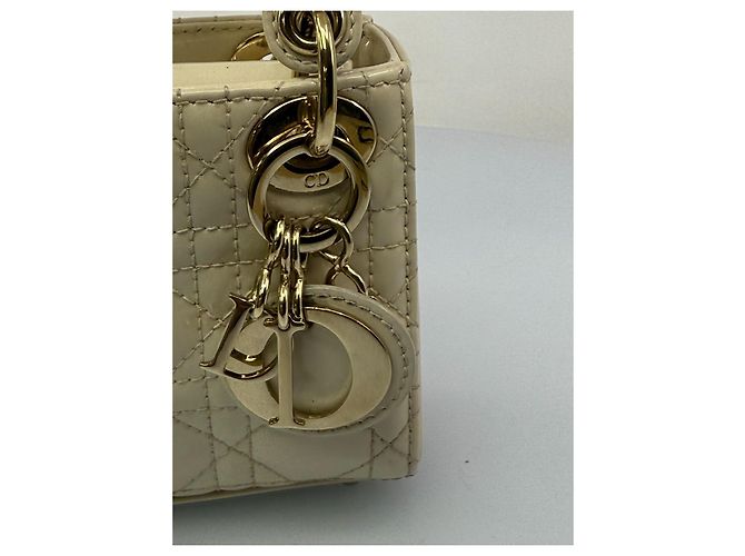 Micro Lady Dior en Charol Beige - Christian Dior Crema - vista 5