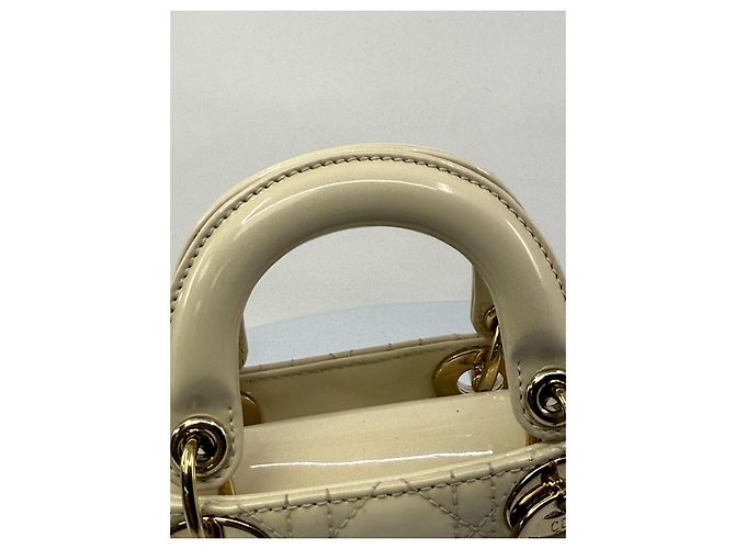 Micro Lady Dior en Charol Beige - Christian Dior Crema - vista 6