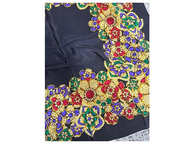 Foulard in seta Chanel Nero Multicolore Gold hardware - vista 4
