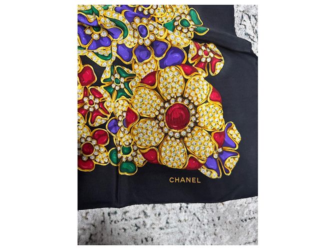 Foulard in seta Chanel Nero Multicolore Gold hardware - vista 5